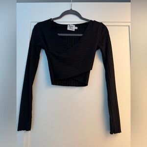 Criss cross long sleeve crop top